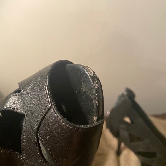 GUESS Dipped Ankle Heels - Picture 4 of 8